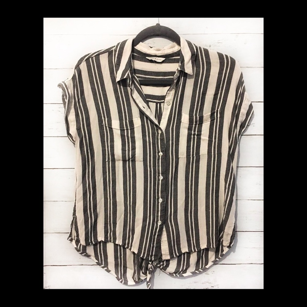 Lucky Brand Shortsleeved Button Top